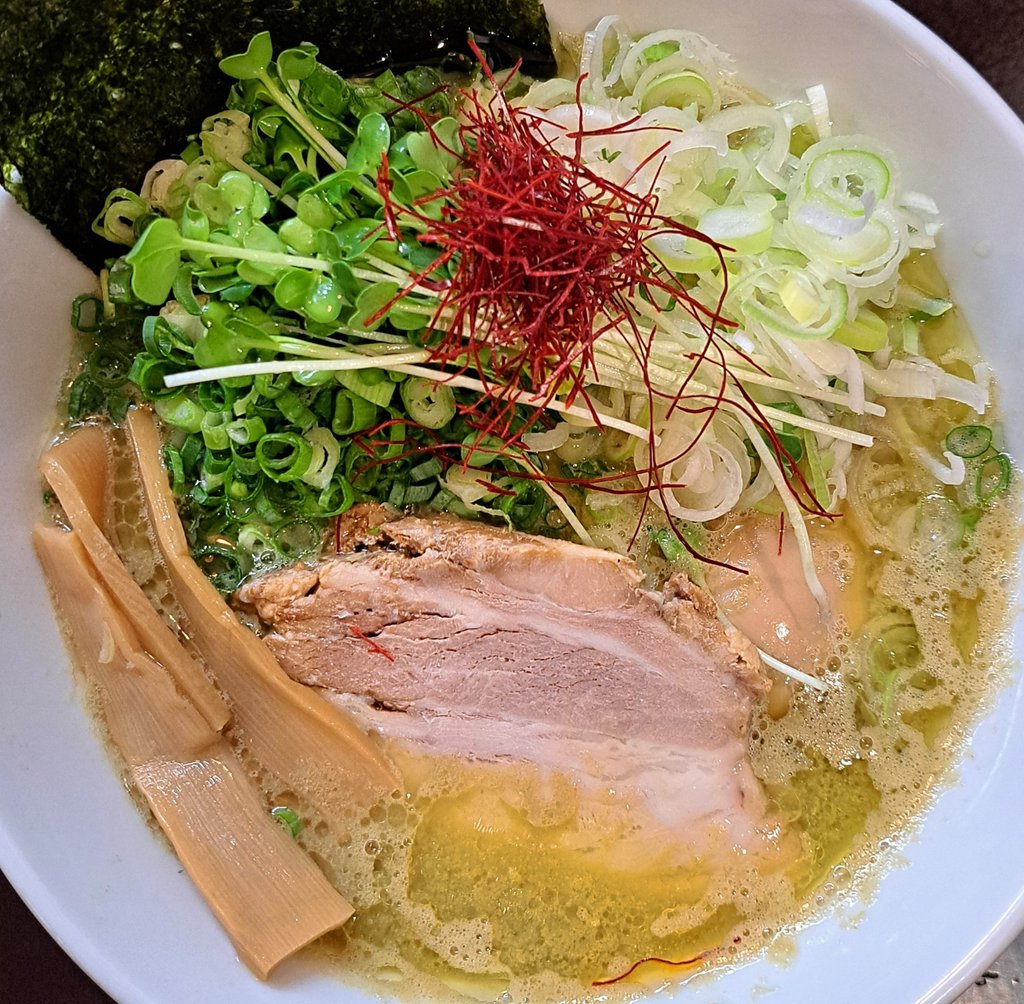 setsumen's tweet photo. 静岡市葵区呉服町
VON GOSSO(ボンゴッソ)さん
濃厚貝塩ラーメン
トッピング→ねぎ・味付玉子
あさりの炊き込みご飯
#ラーメン #静岡 #葵区 #呉服町 #VONGOSSO #ボンゴッソ #ボンゴッソラーメン #炊き込みご飯 #ramen #静岡ラーメン #静岡市ラーメン https://t.co/QmI2XN61Aq