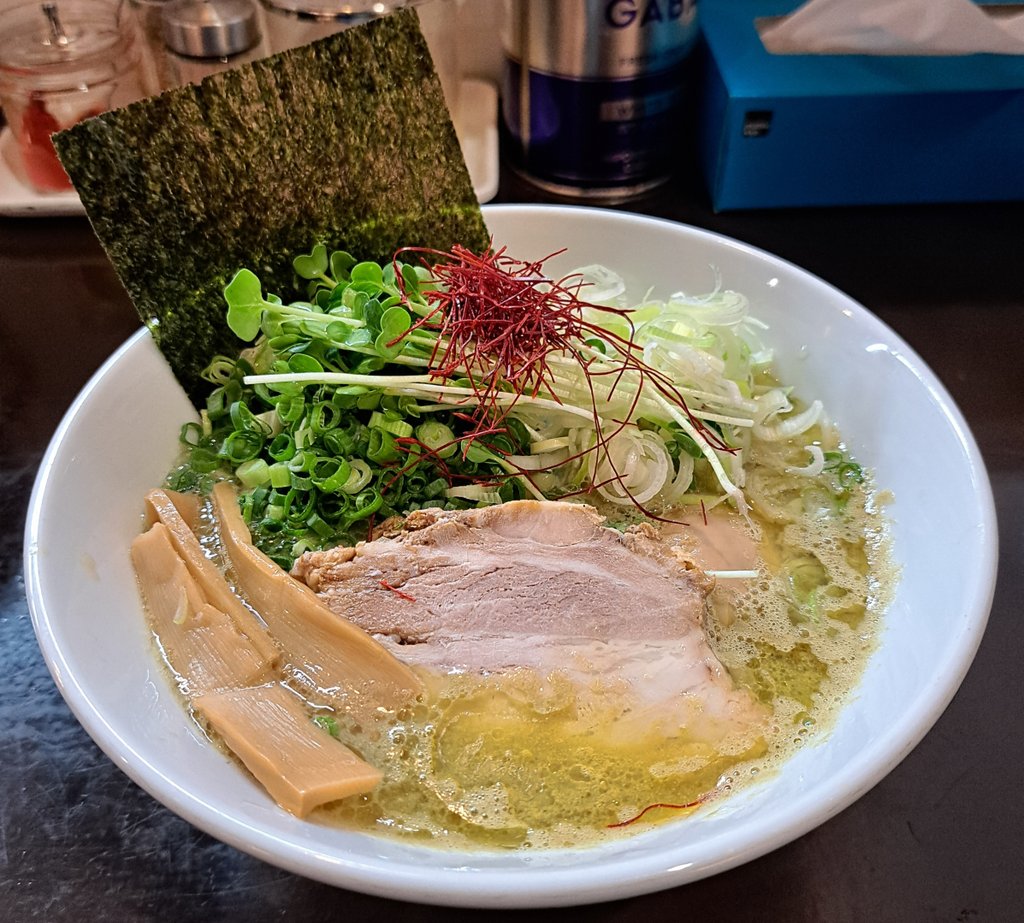 setsumen's tweet photo. 静岡市葵区呉服町
VON GOSSO(ボンゴッソ)さん
濃厚貝塩ラーメン
トッピング→ねぎ・味付玉子
あさりの炊き込みご飯
#ラーメン #静岡 #葵区 #呉服町 #VONGOSSO #ボンゴッソ #ボンゴッソラーメン #炊き込みご飯 #ramen #静岡ラーメン #静岡市ラーメン https://t.co/QmI2XN61Aq
