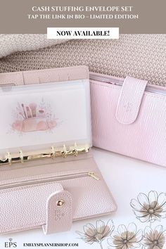 Entdecke unser limitertes 8er-Set mit vellum Umschlägen und laminerten cash inserts für eine ästhetische und strukturierte Budgetplanung. Perfekt für unterwegs und das Frances Baskerville-System. Freude beim sparen &amp; organisieren. Schau auf Etsy vorbei! pinterest.com/pin/9964221050…