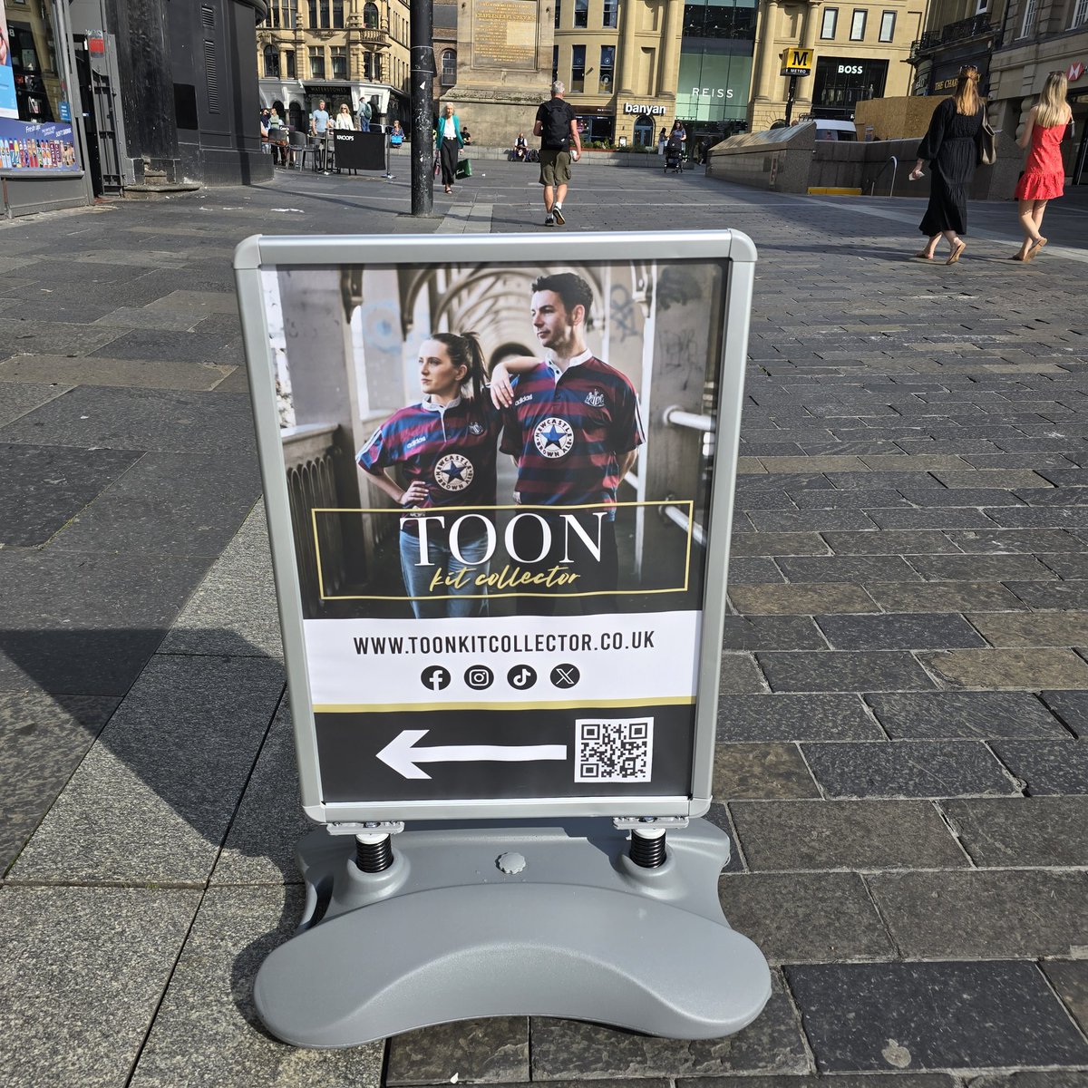 🖤🤍 Spot us on Grey Street! 🖤🤍 
We’ve got a brand new A-frame out front — so if you’re walking by, you can’t miss us.

Pop in for a browse and check out our fresh restock of vintage Newcastle United shirts.

📍 Mon–Fri: 11–2 | Sat: 11–

#NUFC  #FootballShirts #VintageFootball