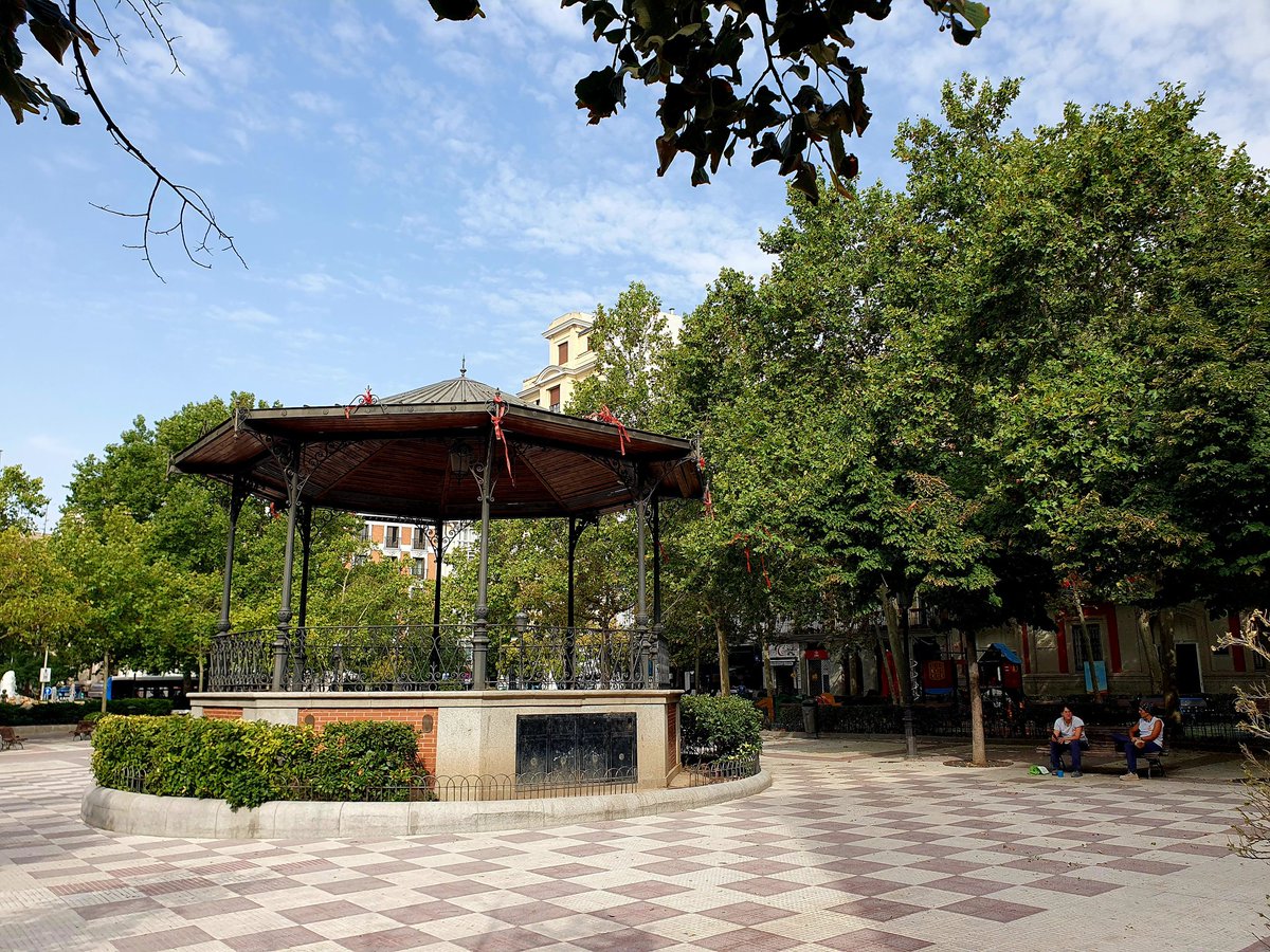 Luis de Paz Dávila (@ldepazd) on Twitter photo La coqueta Plaza de Chamberí. La coqueta Plaza de Chamberí.