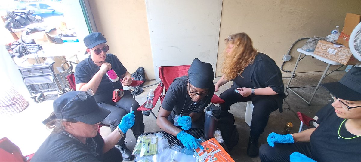 SHARE THIS LINK!!!

donorbox.org/distrosisters