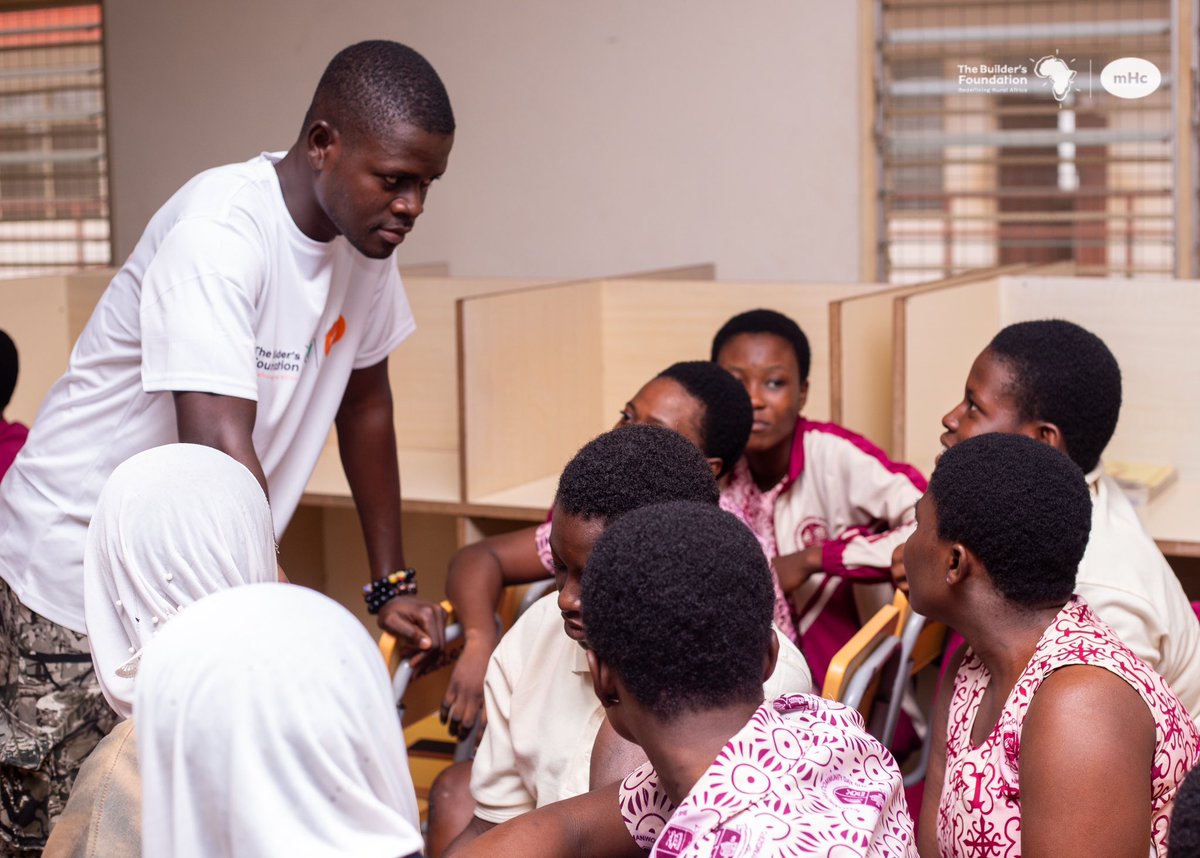 Builders_Fdn's tweet photo. We don’t just talk to students; we engage them to think deeply about who they are, who they want to become, and the actions they can take to get there.

Because when students start seeing their own potential, they begin shaping their own future.

#TBF #mHc #DowntownRevolution https://t.co/zJg07W5Ob6