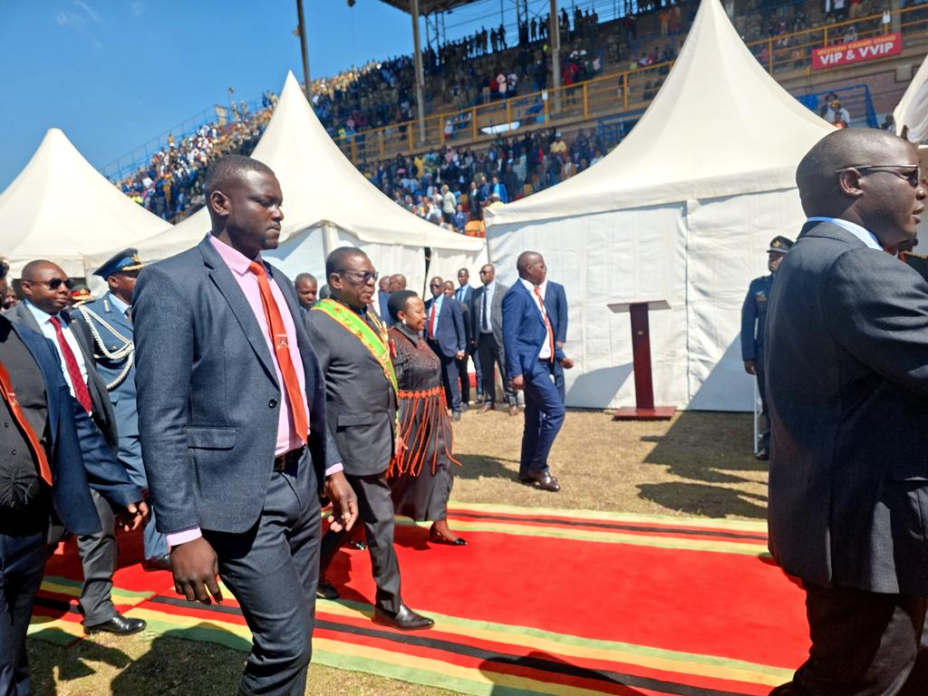 ZvikoJuma2303's tweet image. His Excellency President Dr. E.D Mnangagwa has arrived at Rufaro Stadium to preside over the Defence Forces Day Commemoration. Let&apos;s watch live as he takes center stage to celebrate the bravery and dedication of our defence forces.

#ZIM1 #DefenceForcesDay2025 #Vision2030