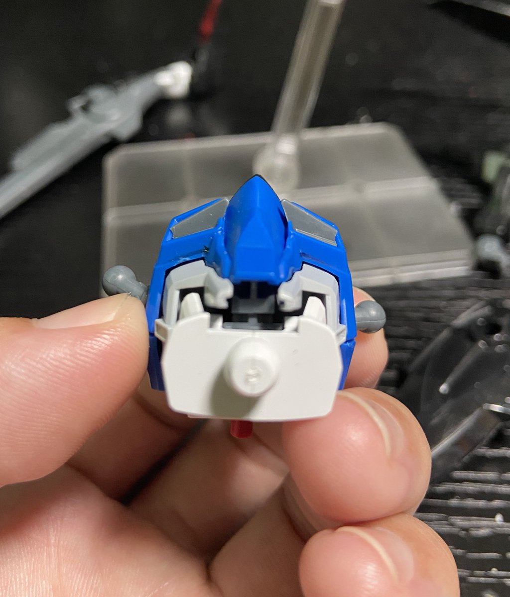 アカツキとライジングフリーダムのボディ中央の突起部分、まさか無加工でこんなにピッタリにフチが合うなんて目から鱗

#三連休はフォロワーさんが増えるらしい