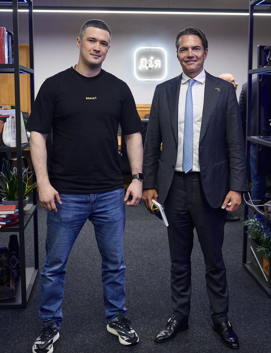 Consulukr's tweet photo. Drone innovation in #Ukraine is moving at a speed the world has never seen before. While in #Kyiv I met with #MykhailoFedorov, 1st deputy Prime Minister and Minister of Digital Transformation.  Let’s support, partner, and invest to be part of this historic transformation. https://t.co/qL2Cuo7bCs