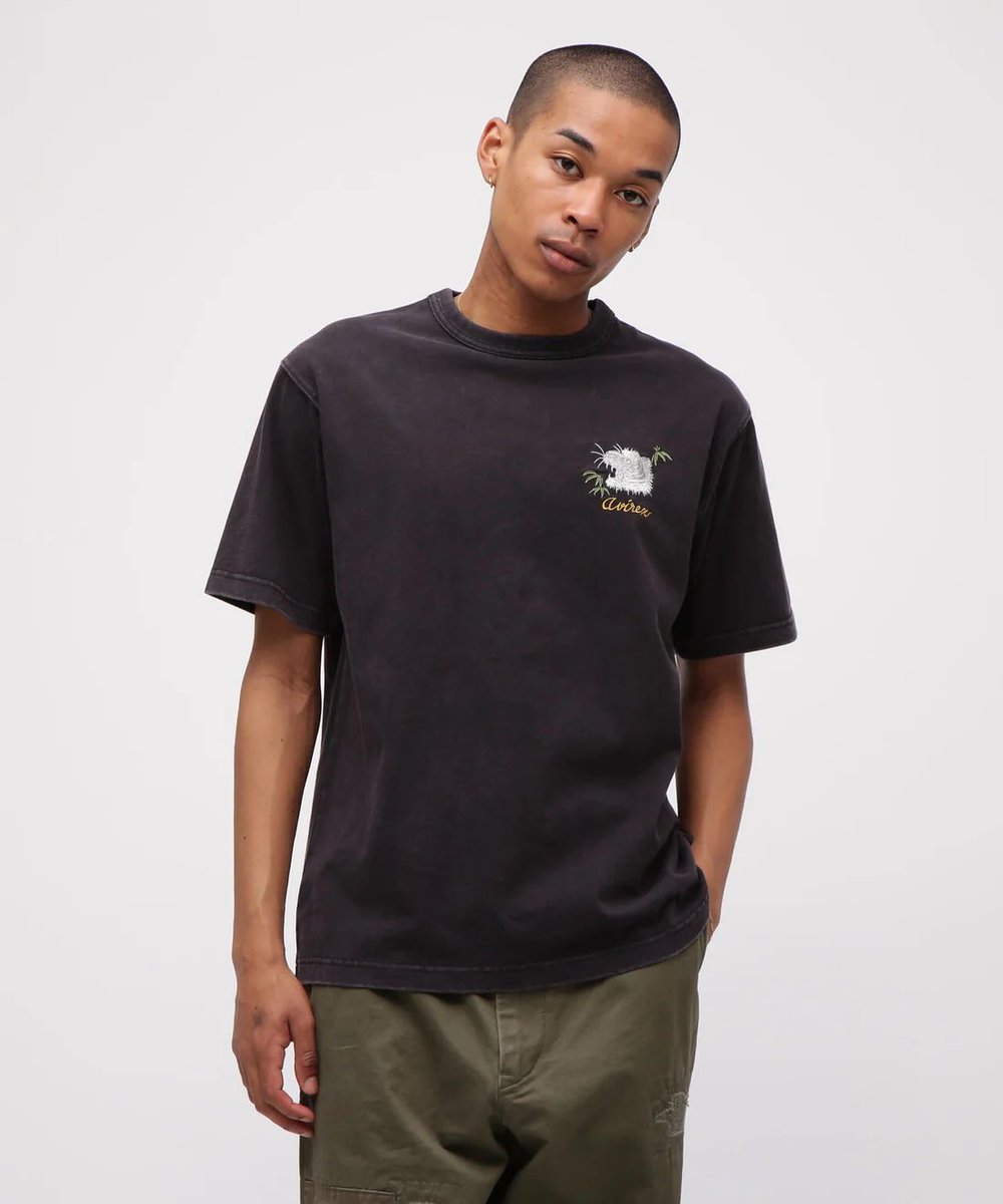 usonlinestore's tweet photo. AVIREX select！

《SOUVENIR COLLECTION》SUKA T-SHIRT ”TIGER”

price:¥11,000(税込)

https://t.co/ht8OyGth7L

#avirex #b2nd #beaver #garden #lhp #royalflash #schott #manastash #上野商会
#mixtokyo #tsi https://t.co/dIxvaeIyp2