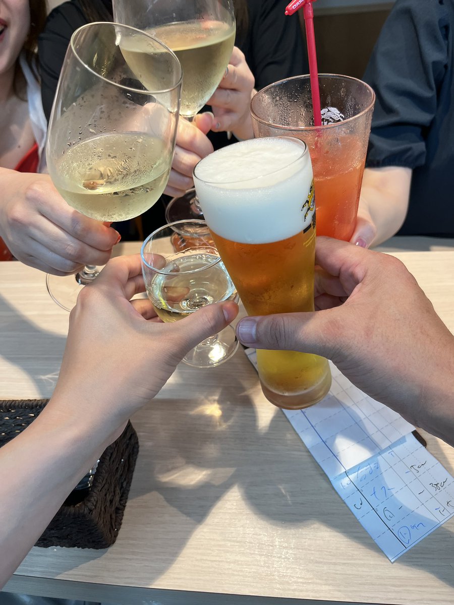 今夜のスペシャルスタッフ、
まさかのラストまで出勤する、と
最新情報が入ってまいりました(笑)

今から向かいます🚝