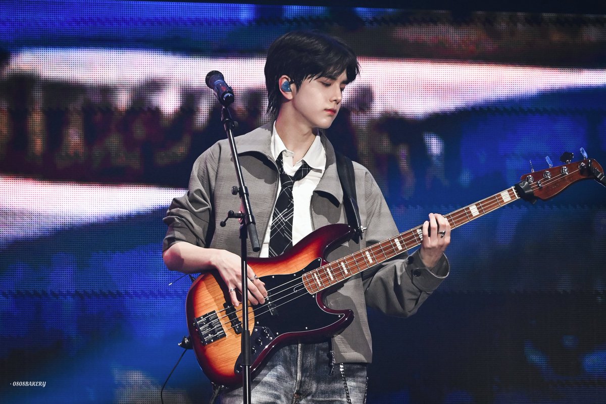 250808 THE BLAZE

락스타🤟

#더보이즈 #THEBOYZ #영훈 #YOUNGHOON