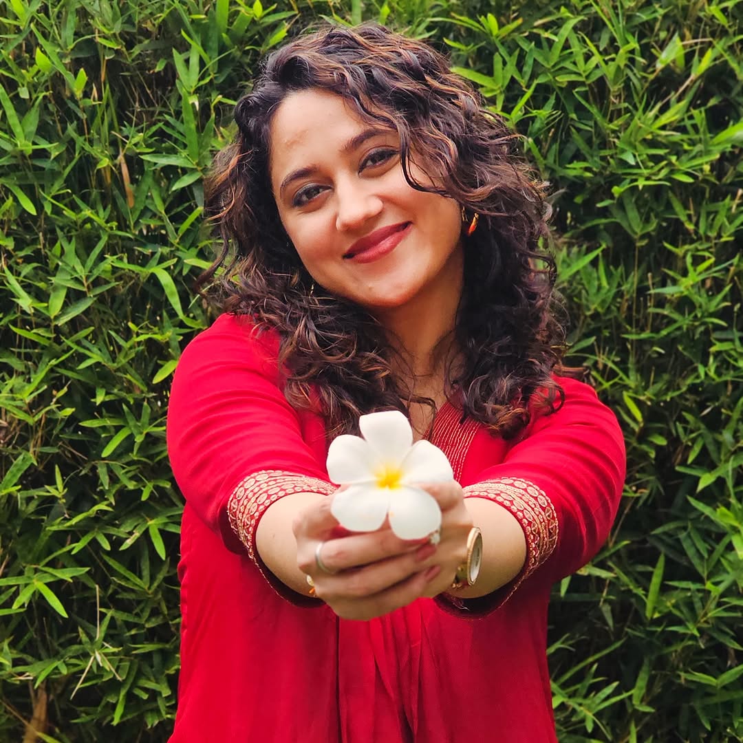 Pooja Tiwari (@poojati86898528) on Twitter photo <a href="/Jayshri_Sh2709/">Jayshree Shah</a> <a href="/hina_jaiswal/">Hina Jaiswal</a> <a href="/poonamg51580/">__--poonam g_-❣️</a> <a href="/rmishra1431986/">Ravina Mishra</a> वाह जयश्री बहुत सुन्दर 👌👌
सुनो,
तू जब जब रूठे मैं अवश्य मनाऊँगी
तेरे नखरे ओ प्यारी मैं शान से उठाऊंगी,
चाहे नजरों में हो तेरी कितनी नाराज़गी,
तेरे शोख लबों पर मुस्कान ले आऊंगी I
खुश रहो 🫠 मुस्कुराती रहो 😊
शुभ दुपहरी 🌻
#पूजा 🫰🥀
#हर_घर_खुशहाली <a href="/Jayshri_Sh2709/">Jayshree Shah</a> <a href="/hina_jaiswal/">Hina Jaiswal</a> <a href="/poonamg51580/">__--poonam g_-❣️</a> <a href="/rmishra1431986/">Ravina Mishra</a> वाह जयश्री बहुत सुन्दर 👌👌
सुनो,
तू जब जब रूठे मैं अवश्य मनाऊँगी
तेरे नखरे ओ प्यारी मैं शान से उठाऊंगी,
चाहे नजरों में हो तेरी कितनी नाराज़गी,
तेरे शोख लबों पर मुस्कान ले आऊंगी I
खुश रहो 🫠 मुस्कुराती रहो 😊
शुभ दुपहरी 🌻
#पूजा 🫰🥀
#हर_घर_खुशहाली
