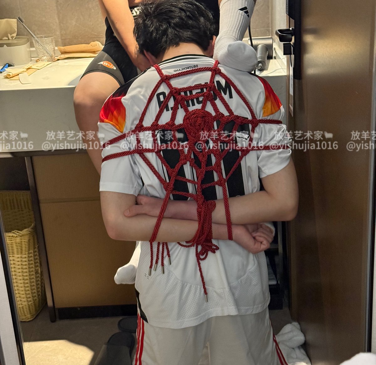 yishujia1016's tweet photo. 【学员日记】某个不听话的小学员
一对一的私教课 白天你喊我教练 晚上你喊….
由于小学员最近不乖发个戴锁挑战
点赞➕0.5h
评论➕0.5h（带瑟瑟照片额外➕0.5h）
转发➕1h
关注➕1h
截止8.13/21:00（白天还得训练手下留情） https://t.co/DDcDk3wcLD