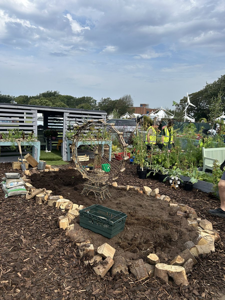 NickNatkinson's tweet photo. Final day to finish NHS Grow Your Own garden at Southport Flower Show with L1 Hortskills candidates and Apprentices @OldhamCollege https://t.co/zoGCttYC3e