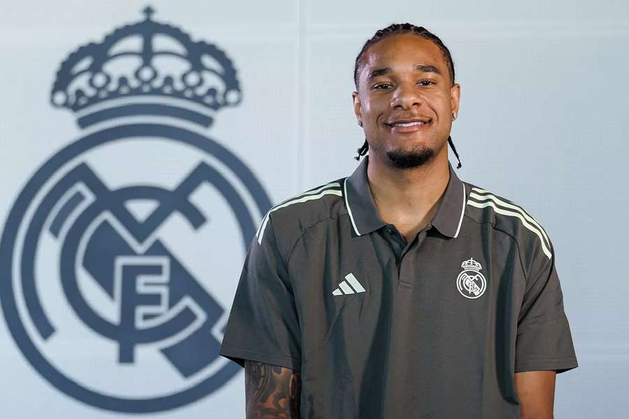 Víctor Colmenarejo (@karusito83) on Twitter photo 🇺🇸🇳🇬 Pese a ser hijo de nigeriano, Okeke ocupará plaza de extracomunitario, informa <a href="/webEncestando/">www.encestando.es</a>. A día de hoy tiene solo pasaporte USA y para poder cambiar el status en la ACB a lo largo de la temporada parece que hay que informar en el momento de la inscripción (o sea, ahora) 🇺🇸🇳🇬 Pese a ser hijo de nigeriano, Okeke ocupará plaza de extracomunitario, informa <a href="/webEncestando/">www.encestando.es</a>. A día de hoy tiene solo pasaporte USA y para poder cambiar el status en la ACB a lo largo de la temporada parece que hay que informar en el momento de la inscripción (o sea, ahora)