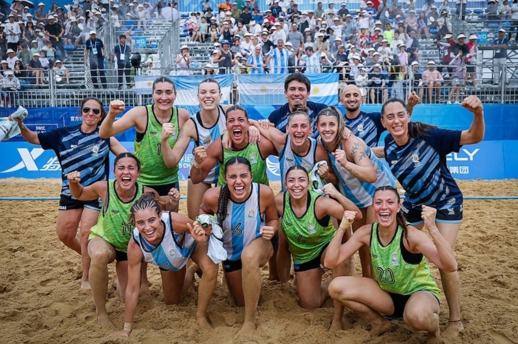 #JuegosMundiales ¡LAS KAMIKAZES SON DE ORO🥇! Vencieron 2-1 a Alemania🇩🇪 en la final (7-2 en shoot-out) para consagrarse campeonas en Chengdu🇨🇳