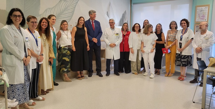 El Hospital Santa Lucía pone en marcha tres nuevas salas de lactancia para apoyar la conciliación y la salud materno-infantil.

El Área de Salud de Cartagena impulsa la promoción y apoyo de la lactancia materna con la colaboración de las empresas Talasur e Ilboc y la Fundación