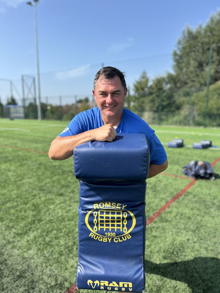 Day 2 of <a href="/RomseyRUFC/">Romsey RUFC</a> camp - <a href="/thinusdelport/">Thinus Delport</a> ready for a session on defence. Going to get sweaty! #rugby #hampshire <a href="/HampshireRFU/">Hampshire RFU</a> <a href="/JagerRichard/">Richard de Jager</a>
