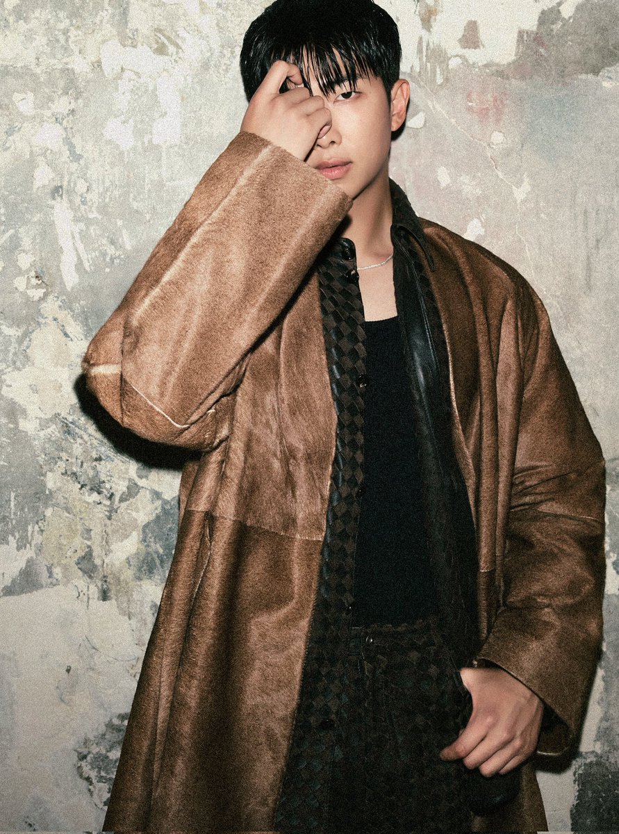 KNJsSource's tweet photo. SO STUNNING OMG https://t.co/vVCM3qrEIg