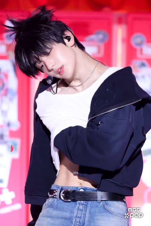 우와.,,………美소년
