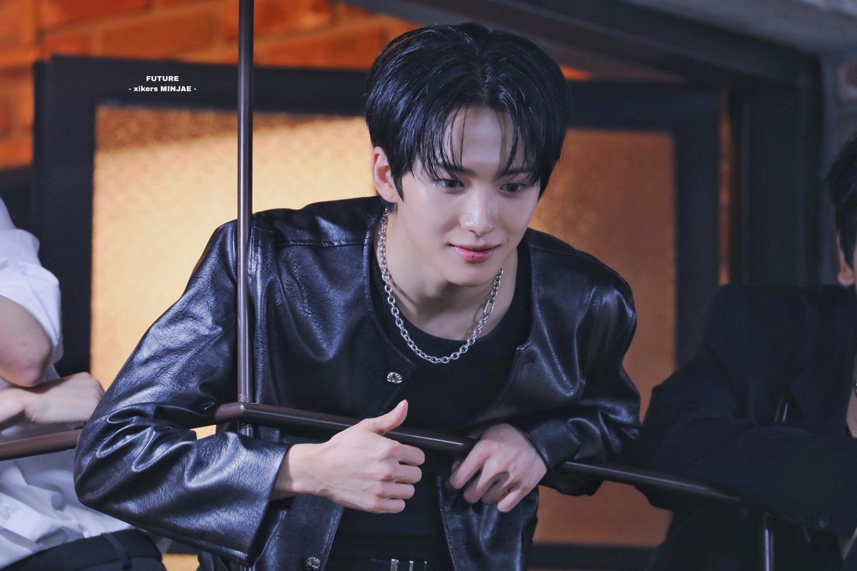 250608 왕자님 처럼 멋있다~👍
#싸이커스 #xikers #민재 #MINJAE #ミンジェ
<a href="/xikers_official/">xikers(싸이커스)</a>