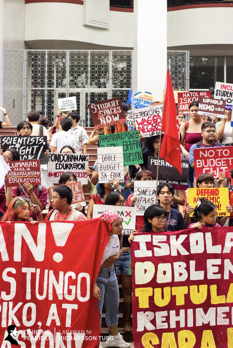 tinigngplaridel's tweet photo. Inalala rin ng mga mag-aaral ang dating peace consultant ng National Democratic Front of the Philippines na si Randall "Ka Randy" Echanis na pinaslang noong 2020. Isa siya sa mga lumaban para sa tunay na reporma sa lupa at pagpapanagot sa pandarahas ng estado.

#FirstDayFight https://t.co/pQUGRqjlyQ