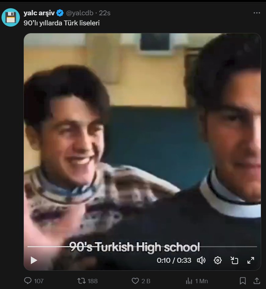şu arkadaki kazak bütün okulda vardı maalesef:)