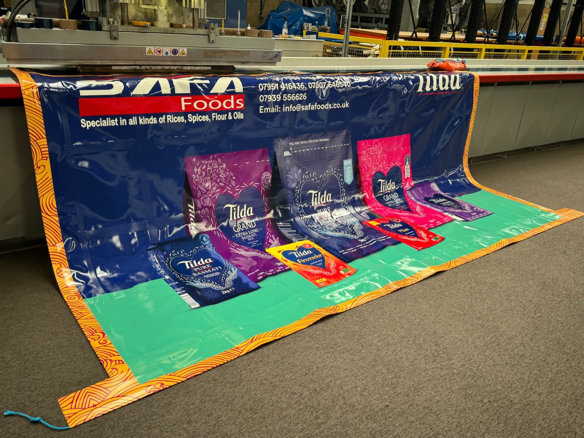 Structure_flex's tweet image. Straight off the printers👌
This stand-out lorry tension curtain for Safa Foods will make a great addition to their fleet of lorries, promoting their range of Tilda rice out on the roads.
We’re looking forward to seeing this one on the roads in no time.
#Livery #TensionCurtain