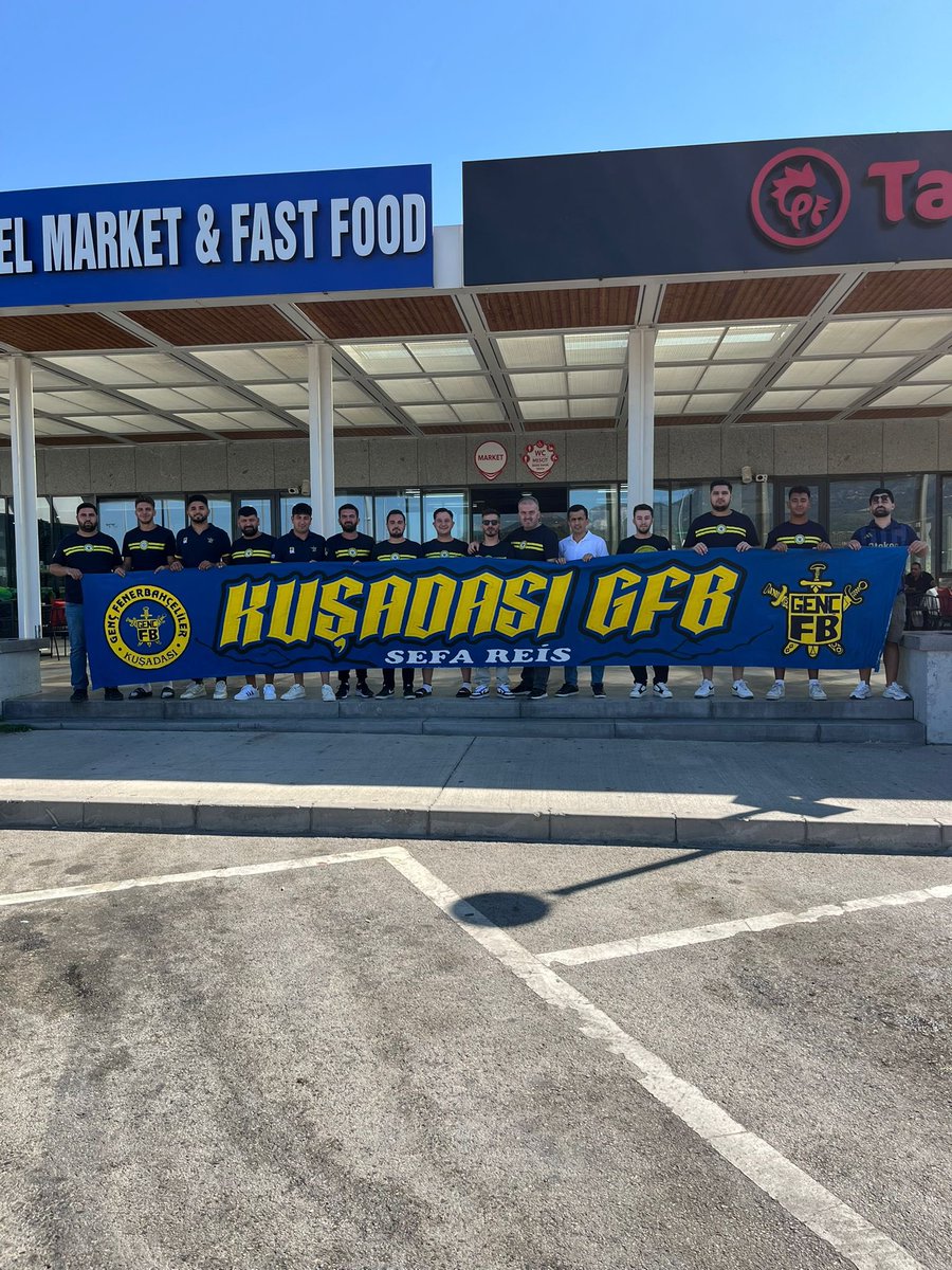 KUŞADASI GFB KADIKÖY YOLUNDA!

Temsilciliklerimizden Kuşadası GFB Fenerbahçemizi Feyenoord karşısında yalnız bırakmamak üzere Kadıköy yolunda.

#TemsilcilikGFB