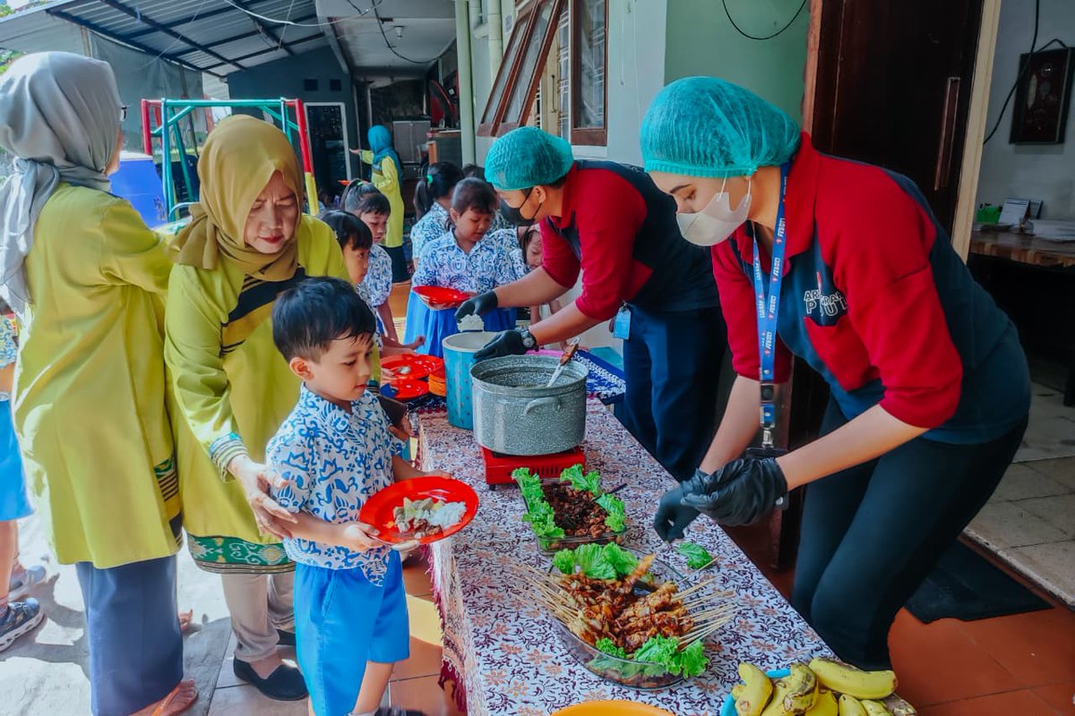 #ArthaGrahaPeduli memberikan pemberian Makanan Tambahan Gratis untuk masyarakat khususnya anak PAUD disekitar lokasi unit usaha Artha Graha Network #AGPeduli #AGPeduliKesehatan