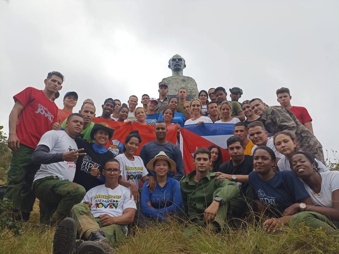MMarreroCruz's tweet photo. En cada batalla cotidiana, en la producción, los servicios o la defensa, la juventud es vanguardia. 

La Revolución siempre ha sido obra de los jóvenes, por eso tenemos la más absoluta confianza en el porvenir. 

Hoy, y todos los días, muchas felicidades. 

#SiempreJoven https://t.co/ezjQGjuhwG