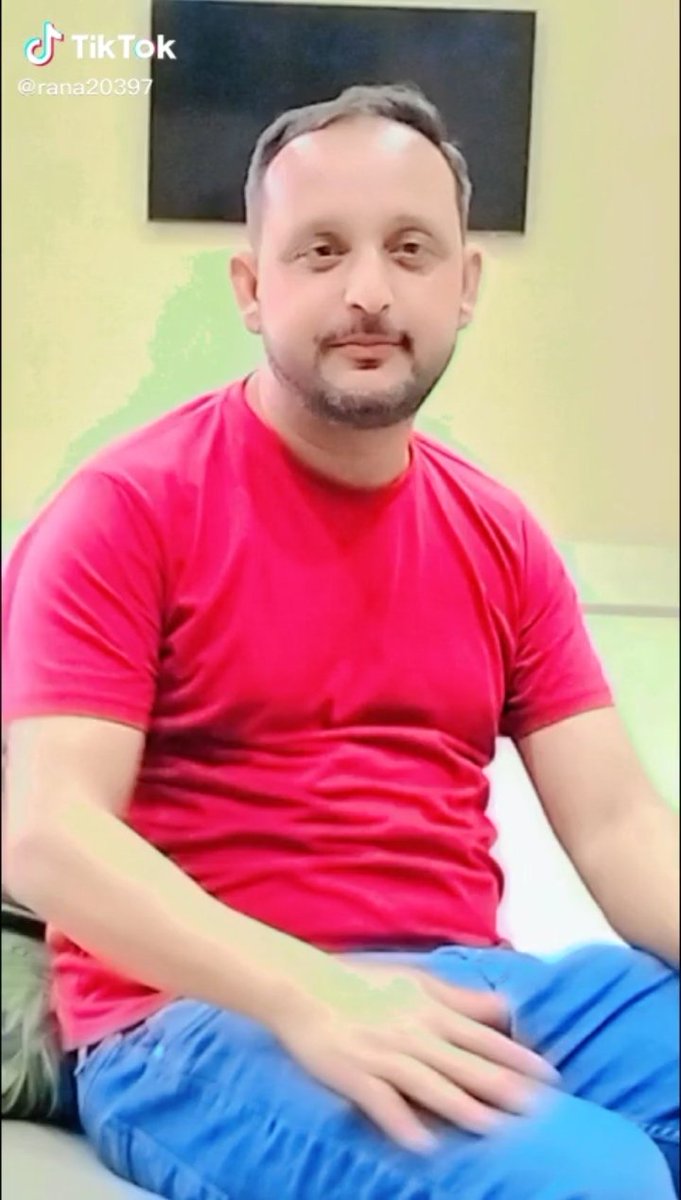 جمع کرتی ہے مجھے رات بہت مشکل سے
صبح کو گھر سے نکلتے ہی بکھرنے کے لئے