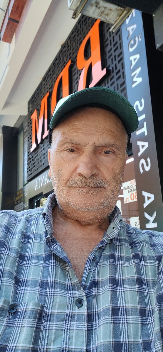 NE MUTLU. SAKARYA LIYIM
DİYENE VEDE. SAKARYASPOR LUYUM DİYENE