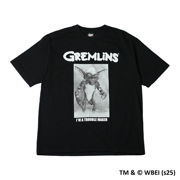 IGNJapan's tweet photo. スクリーンスターズの「グレムリン」プリントTee！

モノクロフォトを大胆にプリントしたブラックTシャツには「I'M A TROUBLE MAKER」のメッセージも。

グレムリンの狂気とユーモアを完璧に表現した1枚です。
👉https://t.co/jYpgJB3syO

#GREMLINS #SCREENSTARS #IGNJAPANSTORE https://t.co/vwesVewRXD