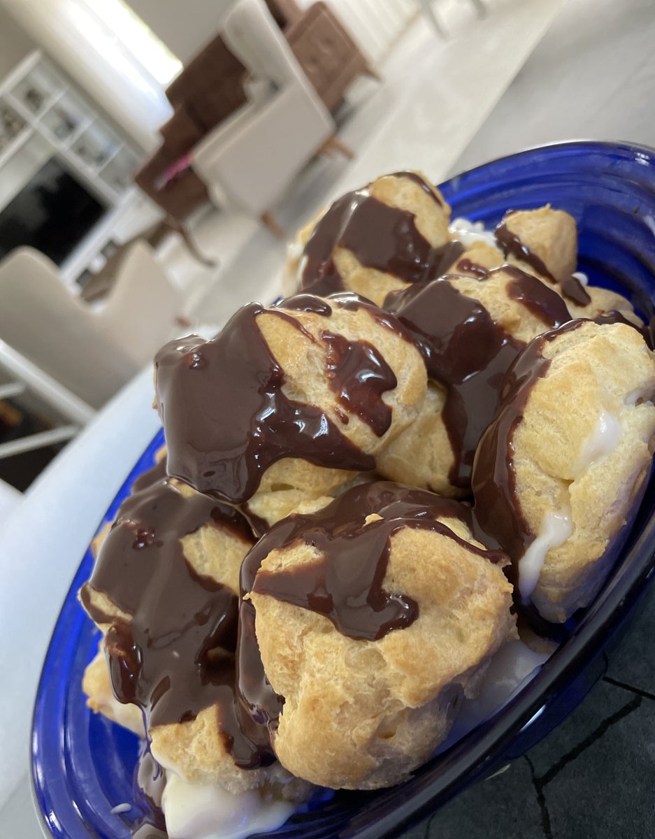 humay_ylmzz's tweet photo. Çocuklar ister anneler yapar :)
#profiterol https://t.co/Hi7LMh5Abw