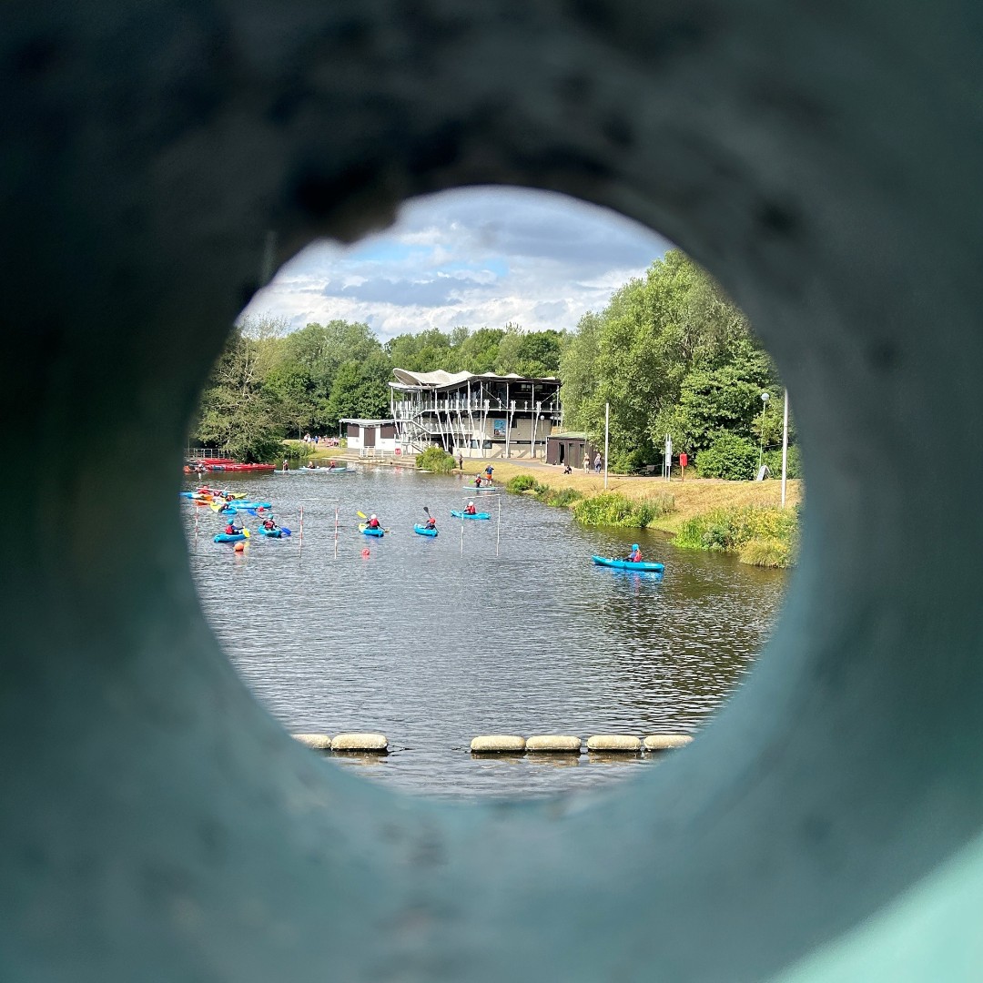 What a view 👀 Lovely to see people enjoying the water 💦 Don't miss out this summer, book today 👉 tbiwwc.com/activities/sch…