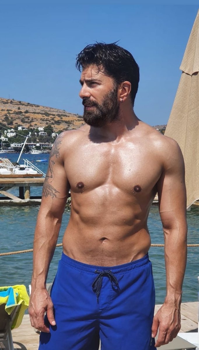 Sun, sea… and Cenk ☀️🌊

CenkTorun #CenkTorun