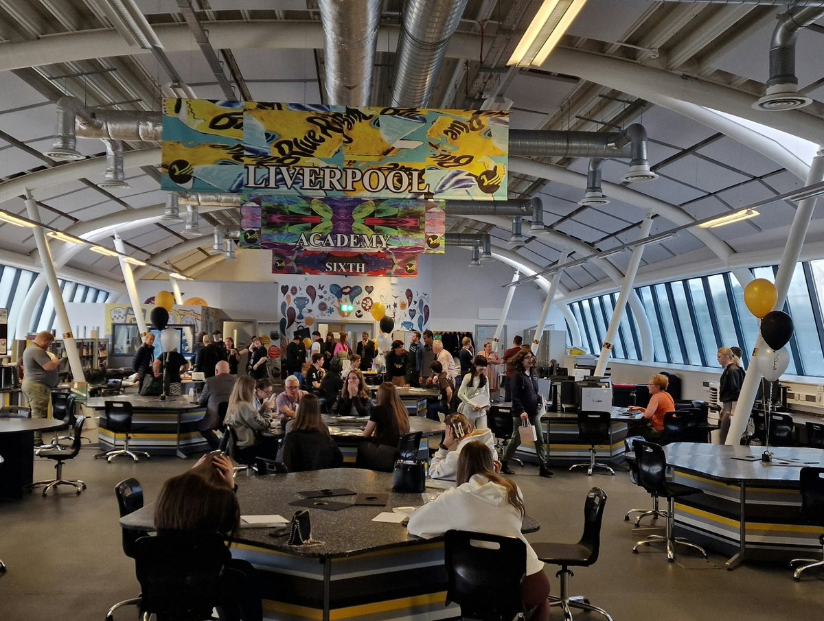 We are looking forward to celebrating A-Level results this Thursday with our students. 

Last year, we ranked 2nd in the city for the highest number of students progressing to Oxford and Cambridge. 

Results will be available to collect from 8am. Good luck to everyone! 🤞