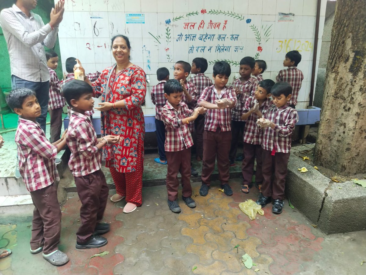 mohanla17865194's tweet photo. @DIETRNDELHI @durccwa @SCERT2021 @VidyanjaliDelhi
Theme- Health and Hygiene.
MCPS 22 BLOCK BOYS WPN 2160004
HOS-Mukesh Kumar
Vol-Kusum Sharma
Date-12 Augt 2025
Class–3,4,5th
Stu Ip-60
Vid. In-Mohan Lal Meena
CRCC-Kusum Sharma
DURCC-Vikas Sharma
Zone-16
Dist-WestA https://t.co/IfkjlUHrk4