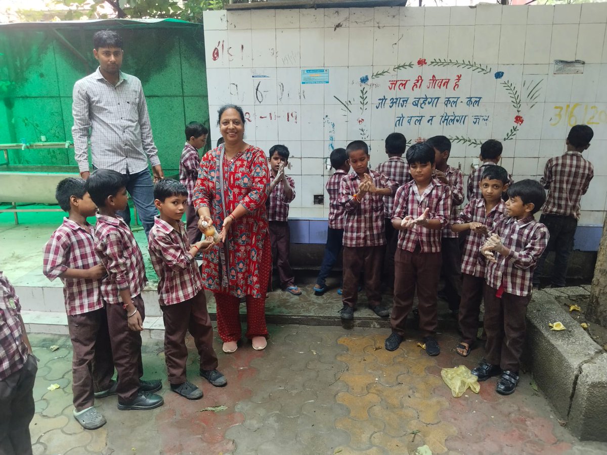 mohanla17865194's tweet photo. @DIETRNDELHI @durccwa @SCERT2021 @VidyanjaliDelhi
Theme- Health and Hygiene.
MCPS 22 BLOCK BOYS WPN 2160004
HOS-Mukesh Kumar
Vol-Kusum Sharma
Date-12 Augt 2025
Class–3,4,5th
Stu Ip-60
Vid. In-Mohan Lal Meena
CRCC-Kusum Sharma
DURCC-Vikas Sharma
Zone-16
Dist-WestA https://t.co/IfkjlUHrk4