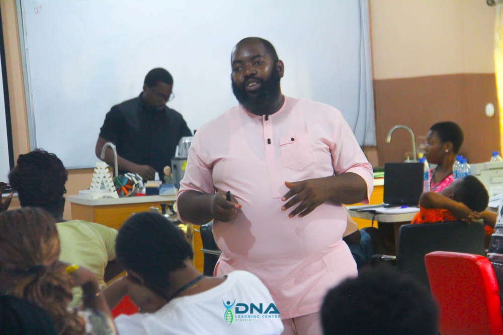 DNALCNigeria's tweet image. sample collection.

Our Director, Prof. George Ude, inspired participants to be problem solvers and change makers for Nigeria and Africa. Day 2 is underway with more exciting discoveries! Stay tuned for updates! #DNALCNigeria #ScienceForChange #SummerCourse2025