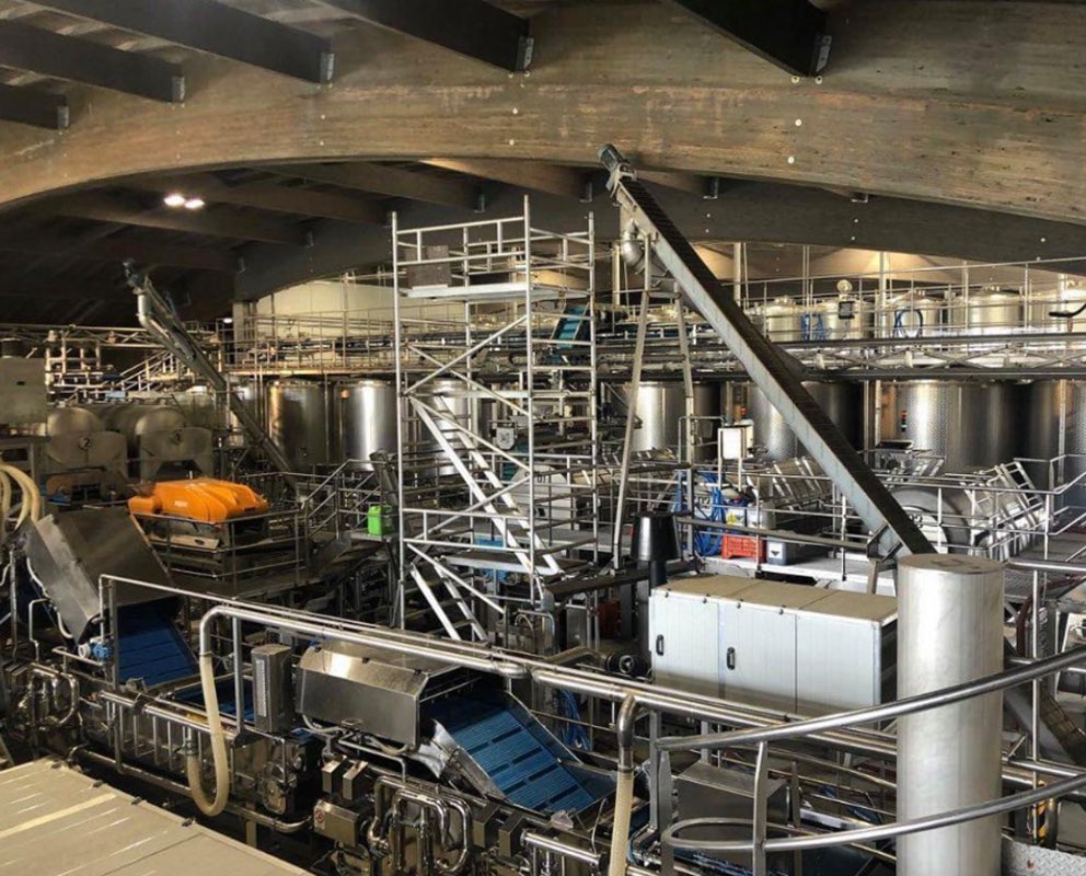 Svelt_spain's tweet photo. Soluciones de trabajo seguro en altura.
Escaleras 
Andamios
Medios de acceso a tejados
Taburetes industriales
#SomosDePrimera https://t.co/QqIZSkJ4sX