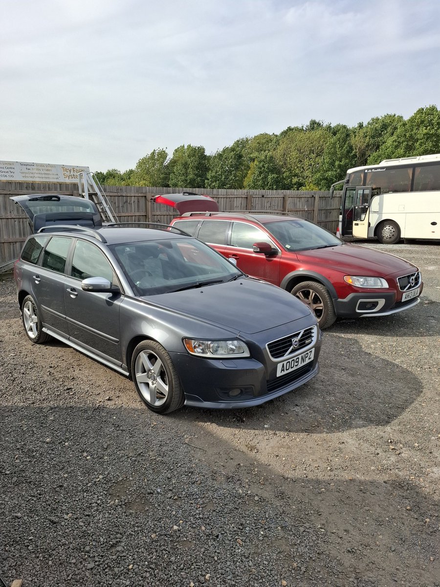 bear_pause's tweet image. The Fusion has been replaced with a Volvo V50 Sport R Design 2.0d, the Frontera has been replaced with a Mitsubishi Outlander GX4 2.3 MIVEC... This is the first time in a decade that I've not owned a Vauxhall, and I'm quite happy about it.