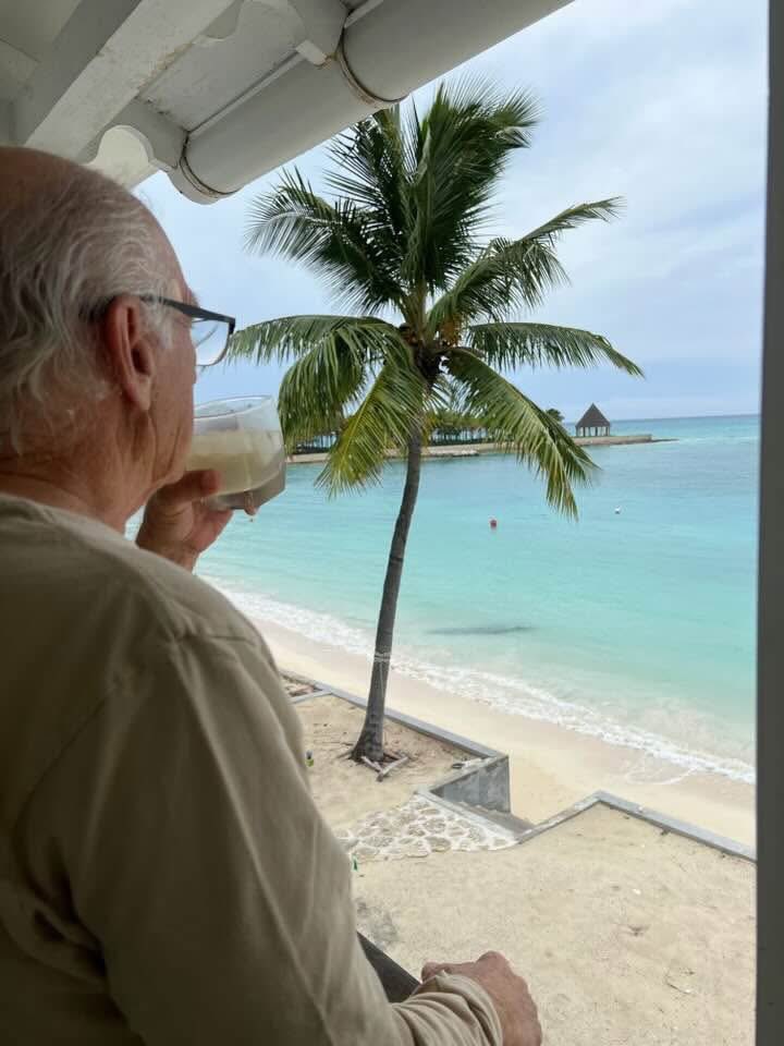 Where no bird flies by my window
No ship is tied to my tree
Love is a wave building to a crescendo
Ride if you will, ride it with me

Sing if you will, sing to the sea