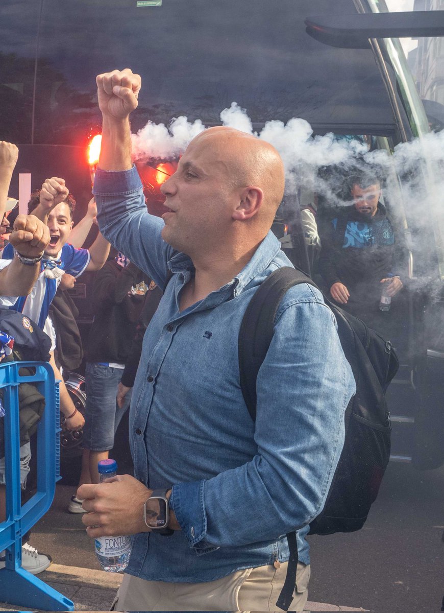 LaLiga Hypermotion +Fútbol (@masfutbolmarca) on Twitter photo 📢 El <a href="/RealAvilesInd/">Real Avilés Industrial</a> despide a Javi Rozada tres semanas antes del inicio de la Liga
El ovetense llevaba poco más de un año en el banquillo del Suárez Puerta: lo salvó de bajar a Tercera RFEF tras ganar el playout y lo ascendió a Primera RFEF a la temporada siguiente 📢 El <a href="/RealAvilesInd/">Real Avilés Industrial</a> despide a Javi Rozada tres semanas antes del inicio de la Liga
El ovetense llevaba poco más de un año en el banquillo del Suárez Puerta: lo salvó de bajar a Tercera RFEF tras ganar el playout y lo ascendió a Primera RFEF a la temporada siguiente