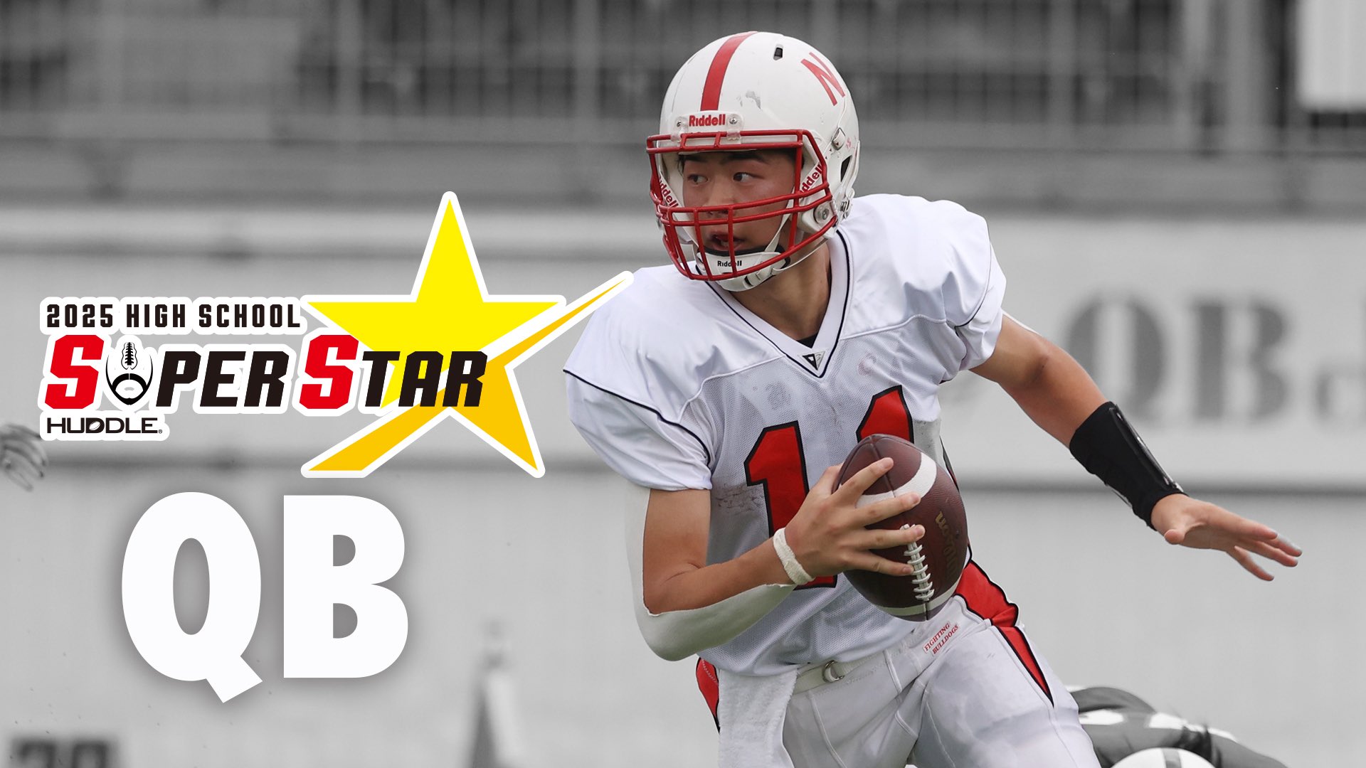 アメリカンフットボールヘルメット 金色大阪産業大学附属高校