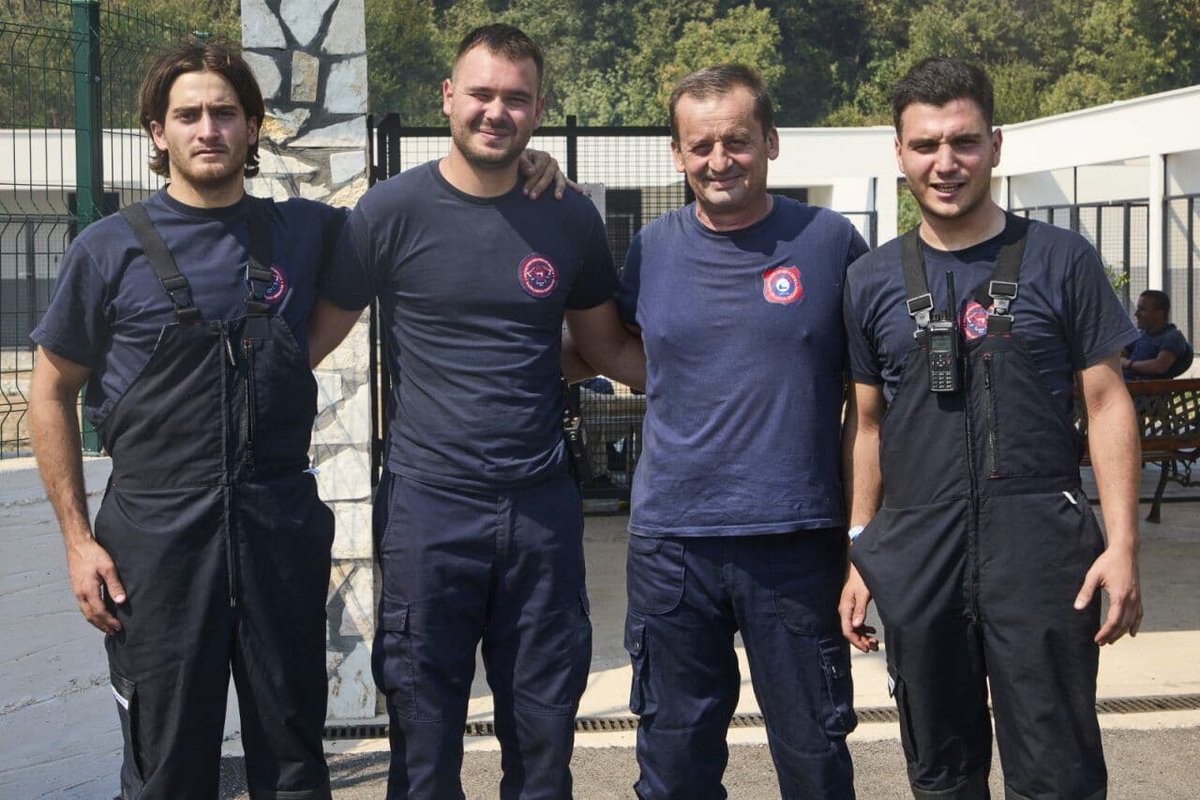 alexmne1's tweet photo. Spašeni životi.🥹
Hvala vam, ljudi dobri.❤️ https://t.co/5eJtSaA4Gf