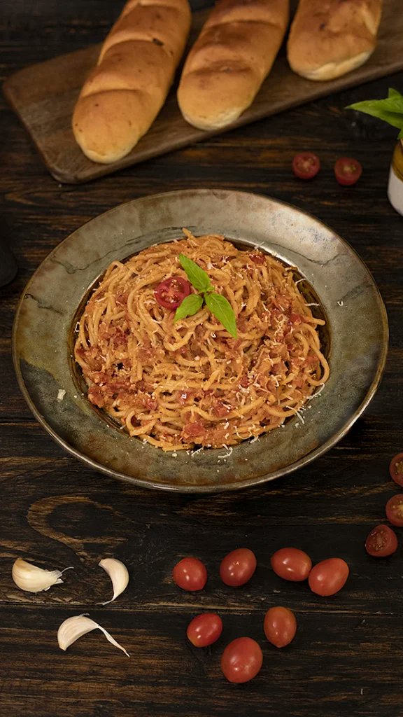 VentunoCooking's tweet photo. Italian Spaghetti in Tomato Sauce

Homemade tomato sauce and al dente spaghetti make this a classic weeknight favorite. Fresh, simple, and ready in minutes. 

👉 Read the full recipe: https://t.co/bwLYJJLeNF https://t.co/Deg1ZvvQ0P