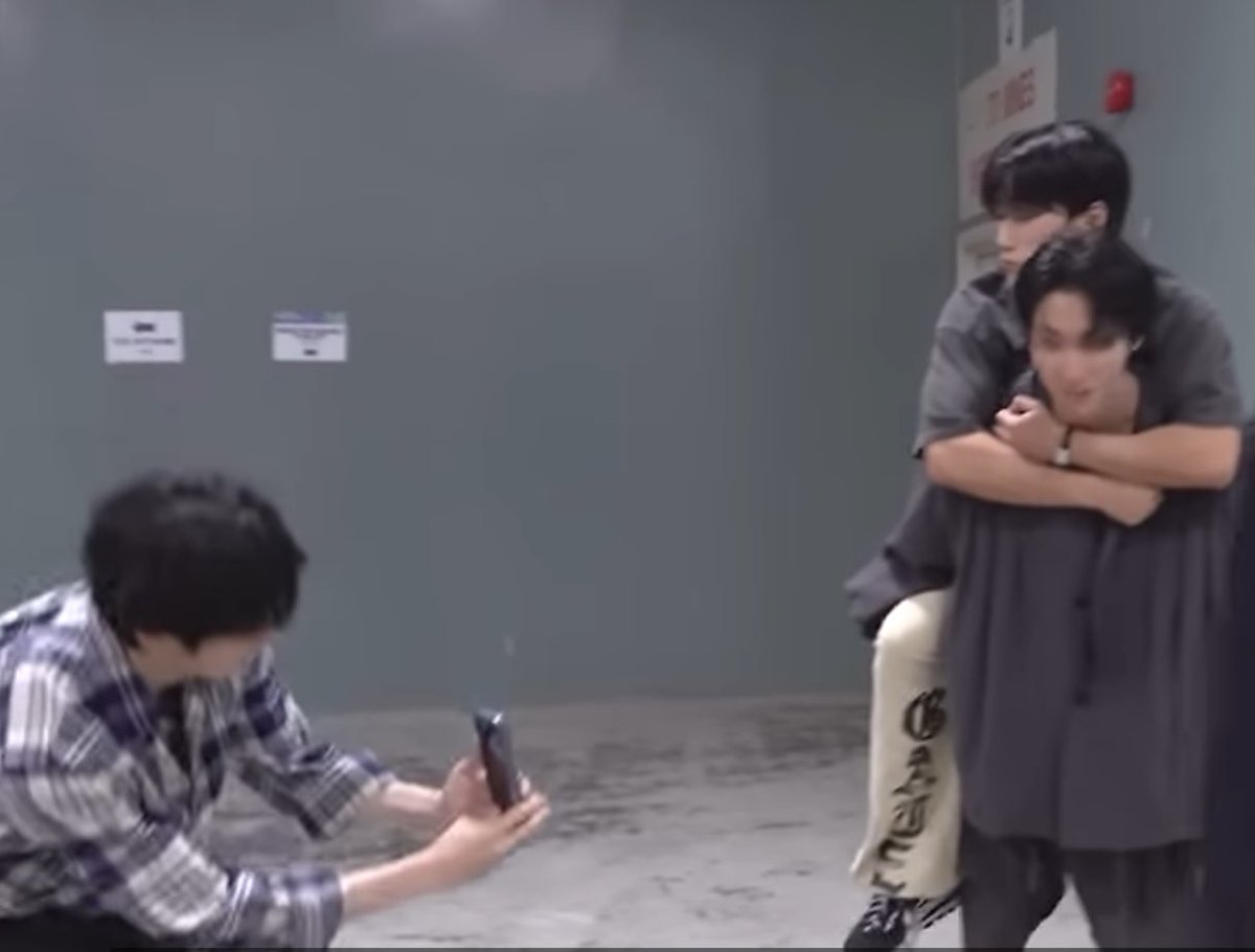 このおんぶサンファ写真ユノが撮ってたんかーい