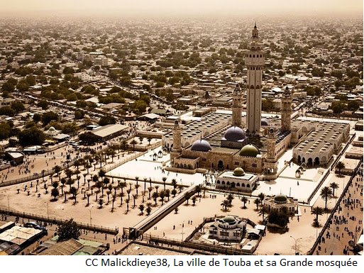 Le Magal de Touba

Le Magal de Touba est la plus importante fête religieuse de la confrérie mouride (musulmane) du Sénégal. Il commémore le départ en exil au Gabon du fondateur de la confrérie, Cheikh Ahmadou Bamba, en 1895 et est célébré à Touba, au Sénégal, depuis 1928.