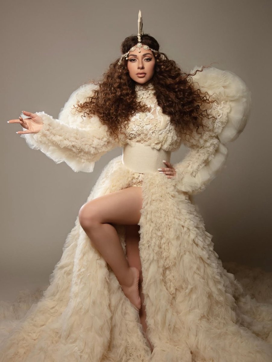 TheMyriamPower's tweet photo. The One and ONLY queen of stage @myriamfares  

#myriamfares #queenofstage #ميريام_فارس #ملكة_المسرح https://t.co/Hy7PbLVTEk
