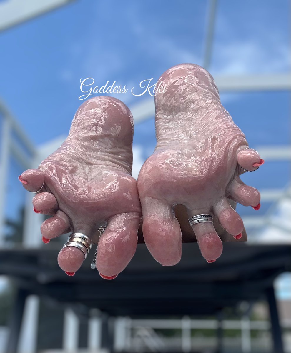 XxxKikiFeet's tweet photo. 🧵 THREAD 🧵 

🔥👣TOESday👣🔥

Drop your 🥵 content. 

‼️No nudes
‼️No hashtags or links 
‼️Must me over 18
‼️Please follow me &amp; RT https://t.co/66MMBlFY0q